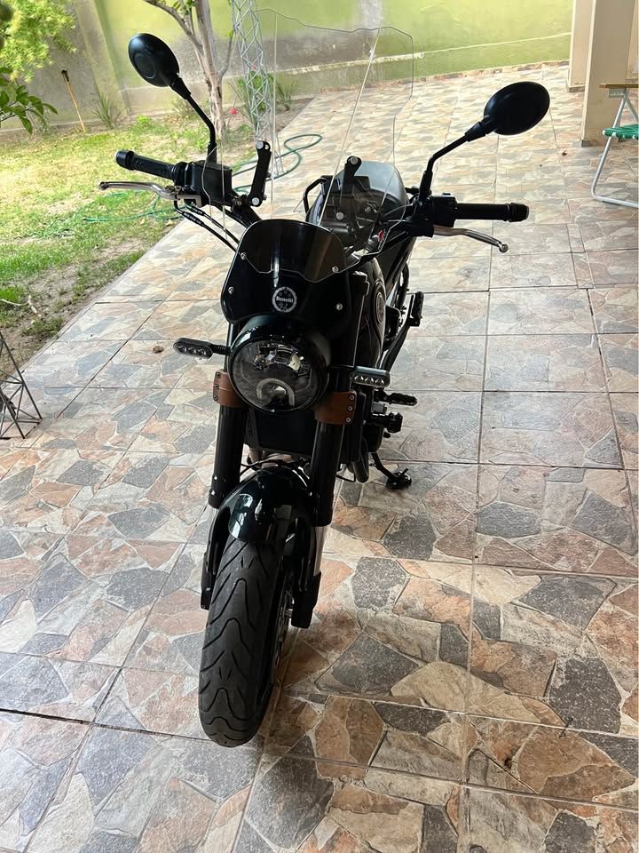 Benelli 502C naked 500cc - impecable – foto 2 de 4
