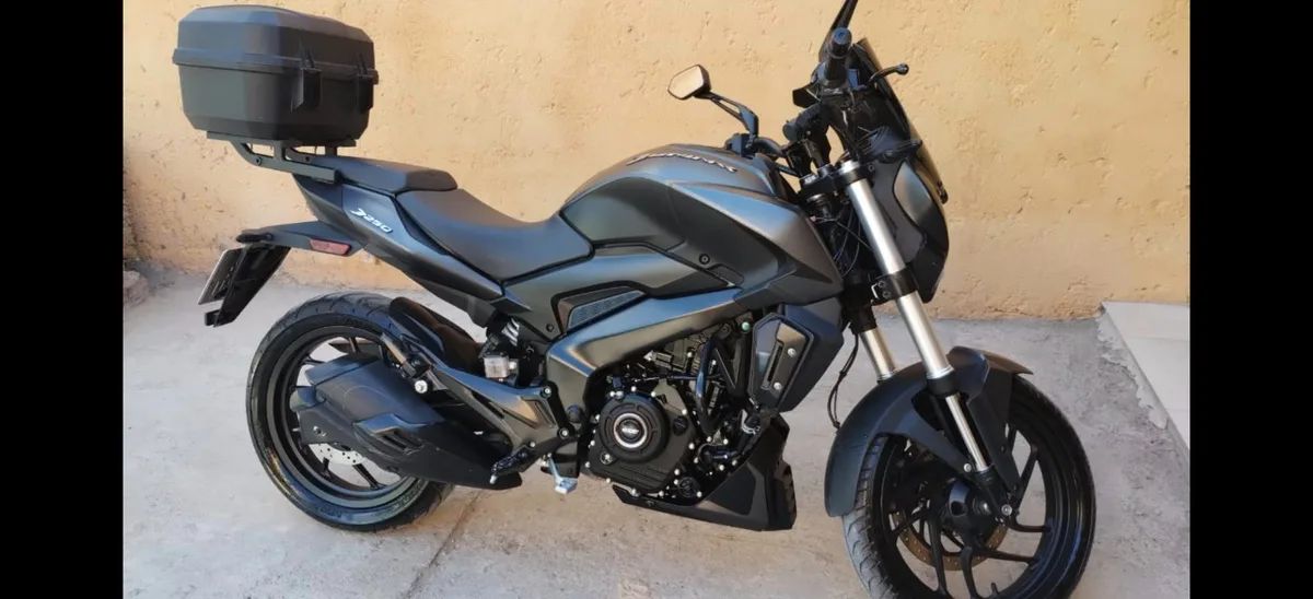 Bajaj Dominar 250 CC Naked con baúl — Impecable – foto 2 de 2