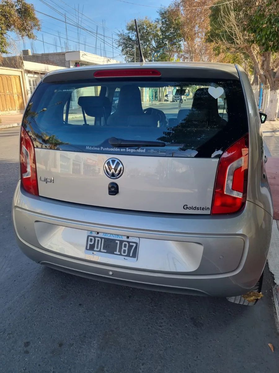 Volkswagen Up! High 1.0 2015 – foto 2 de 4